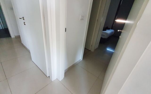 Design Apt Parking Included 2BDR TL16