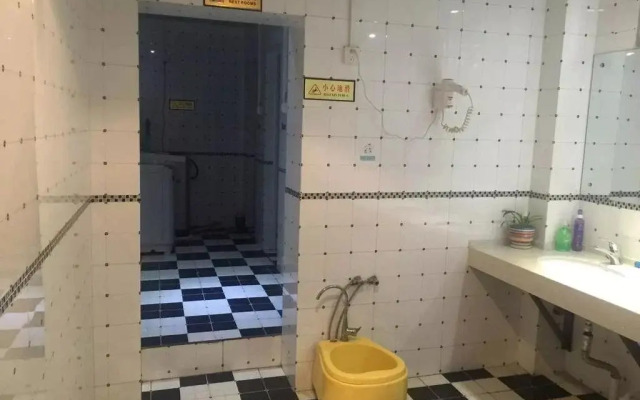 Whale Song Travel Inn