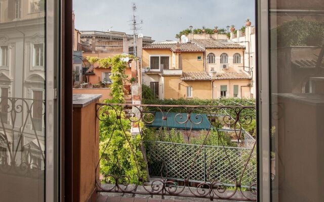 Rental in Rome Campo de Fiori Balcony