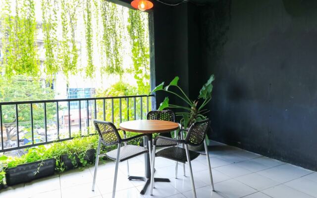 Labuana Homestay & Cafe Garden by ZUZU