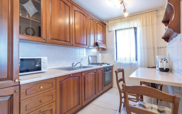Awesome Apartment in Valbandon With 3 Bedrooms and Wifi