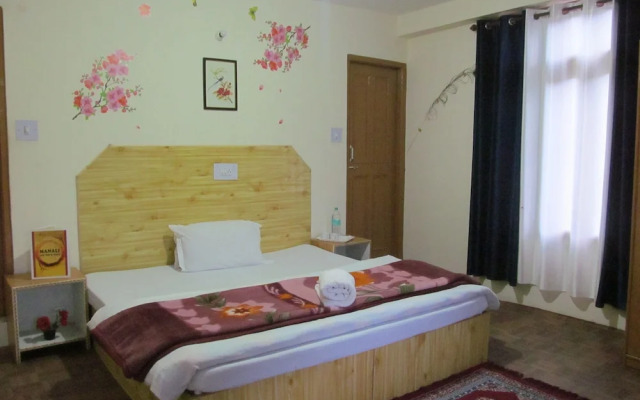 Manali top Inn & Cafe