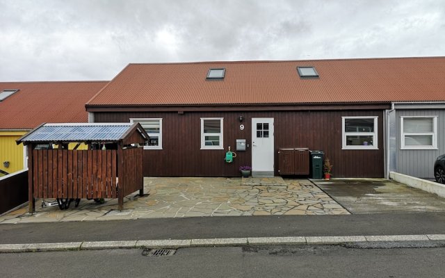 Rose Cottage 15m2 Tórshavn with Parking