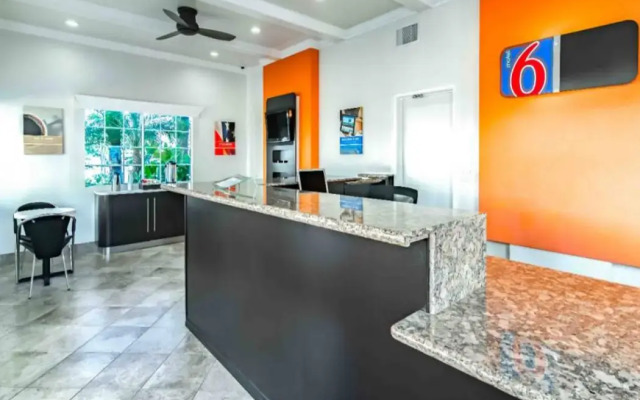 Motel 6 Anaheim, CA