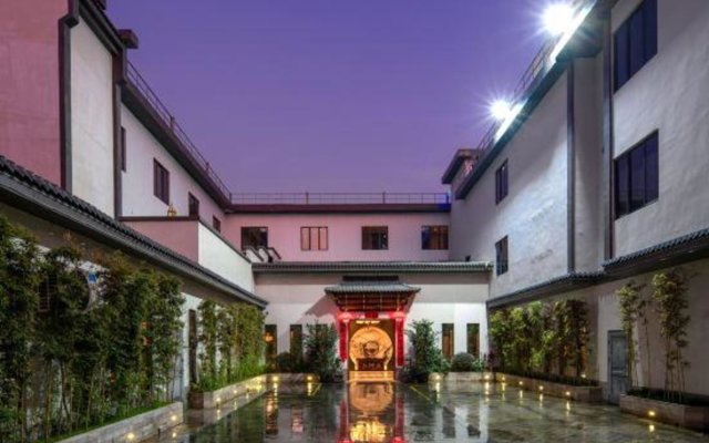 Floral Hotel Yench Mansion