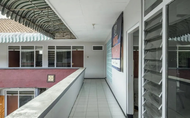 Hotel Priangan by OYO Rooms