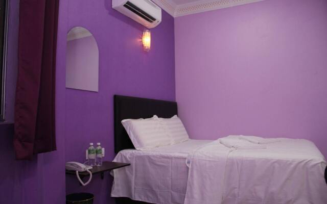 Royale City Hotel