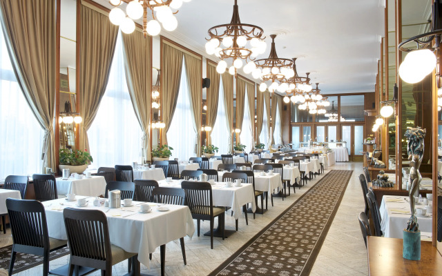 Devin Hotel