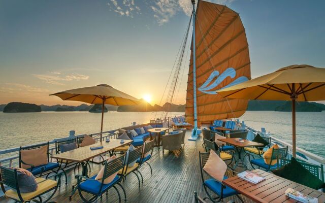 Paradise Luxury Sails Cruise