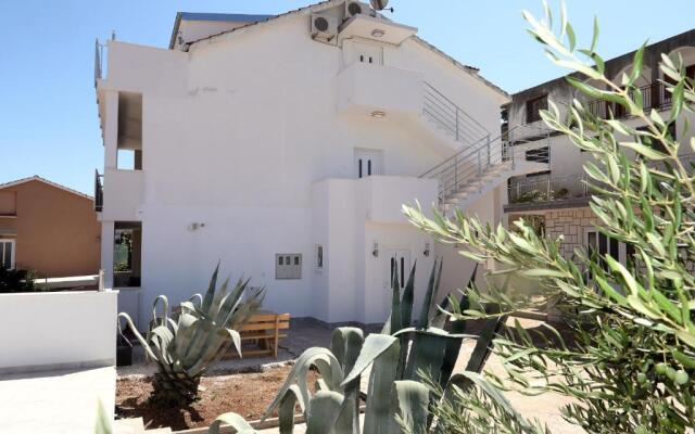 Apts Vidosava - 100m from the sea