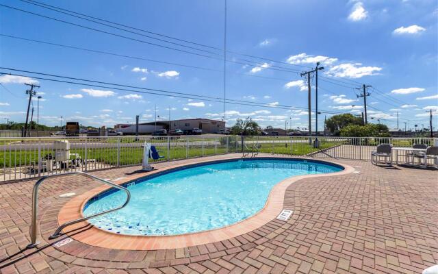 Motel 6 Harlingen, TX