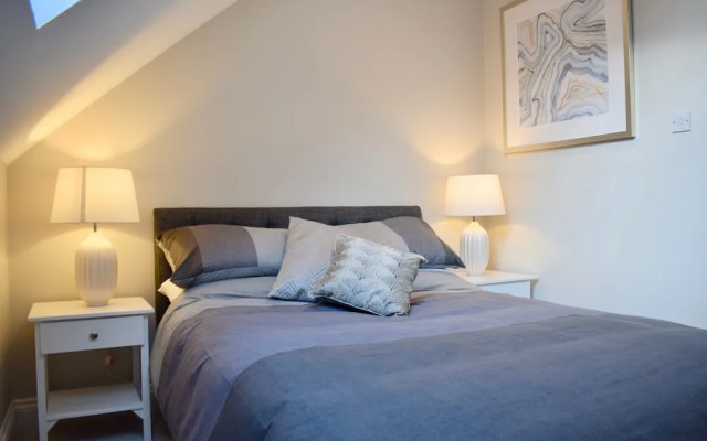 Modern 3 Bedroom Penthouse in Templebar