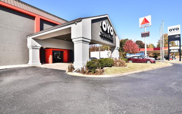 OYO Townhouse Inn Jacksonville AR