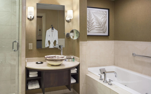 Sheraton Commander Hotel