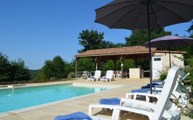 Villa With 5 Bedrooms in Vergt, With Private Pool, Furnished Garden an