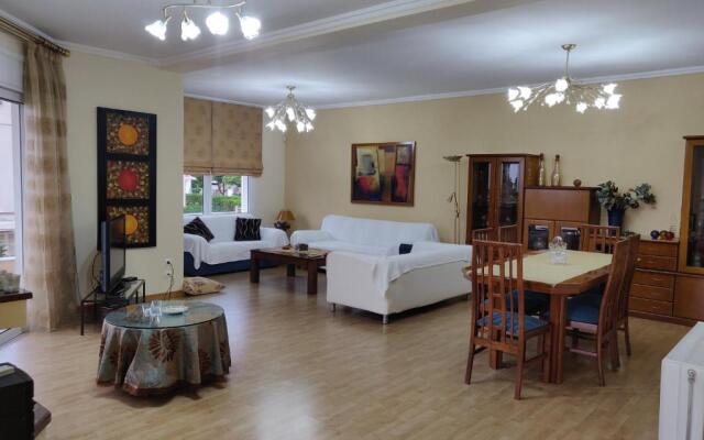 House,1000m from the beach