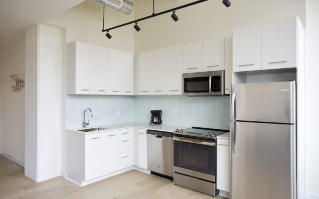 Contemporary Museum District Suites by Sonder