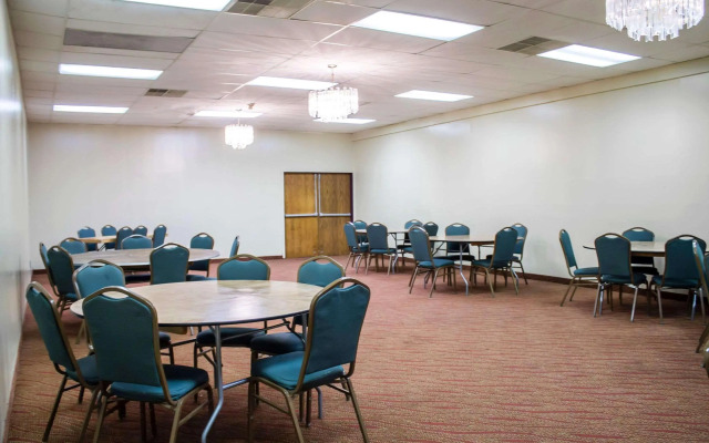 Econo Lodge Wickliffe - Cleveland East