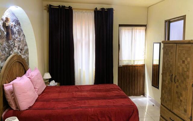 La Capilla Apartment In ExHacienda La Escalera with parking