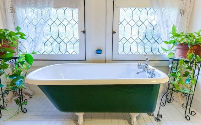 Herlong Mansion Bed & Breakfast