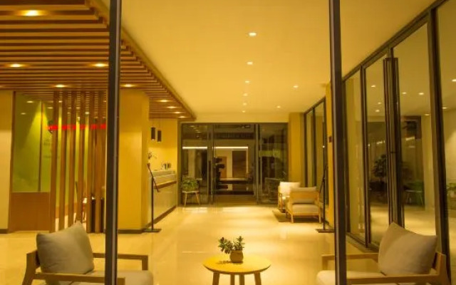 Lihu Residence Resort (Lijiang Tianrui Howard Johnson Resort Huama Street)