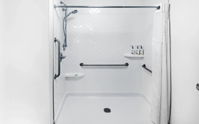 Holiday Inn Hotel & Suites Tulsa South by IHG