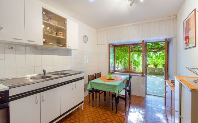 Holiday house Zeljka - 60 m from sea: Podstrana, Riviera Split