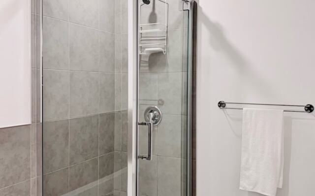 Luxurious and Peaceful Townhouse