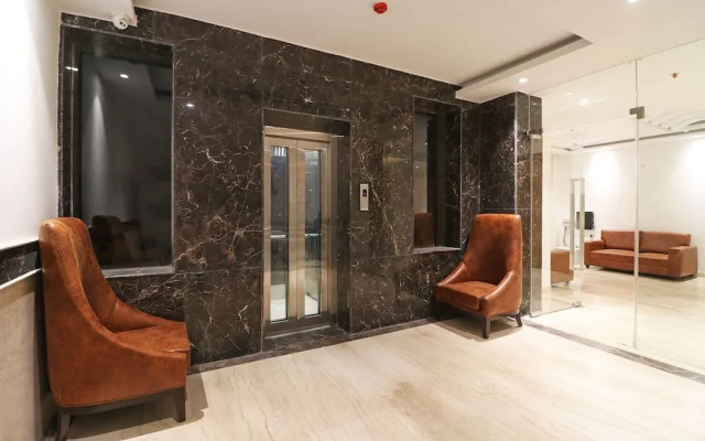 Oyo 10824 Hotel Star Suites