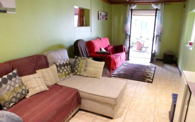 House with 3 Bedrooms in Saint-Leu, with Wonderful Sea View, Furnished Garden And Wifi - 8 Km From the Beach