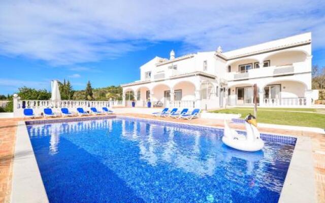Vila Vale Mouro by OCvillas