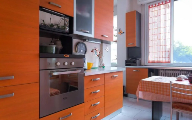 Beautiful & Cozy. With Balcony & Piano