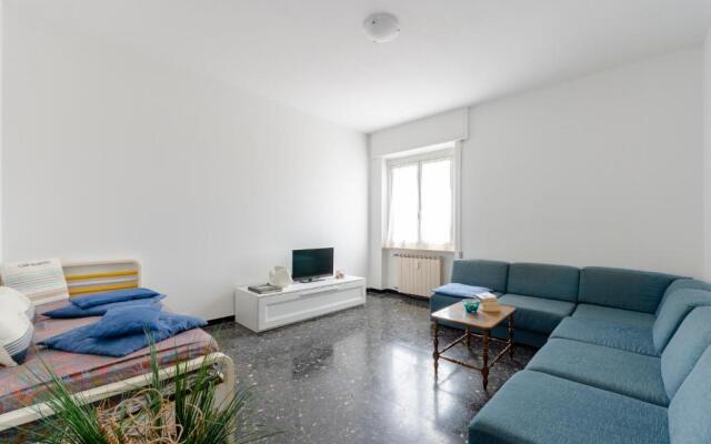 JOIVY Family Flat W/Terrace & Parking Near Beach