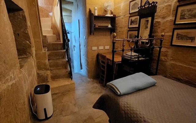 Valletta Ta' Golina Corner House