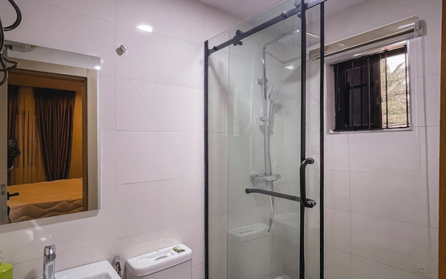 C & C Luxury Suites