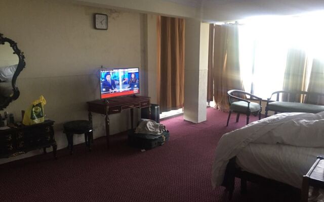Daisy Dot Hotel