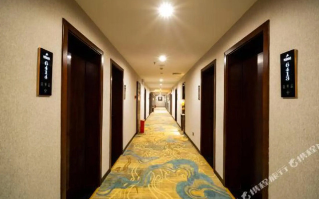 Xingwen Yinfeng Hotel
