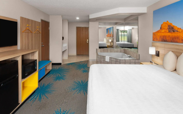 Days Inn by Wyndham Eagle River