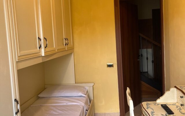 Specter Guesthouse