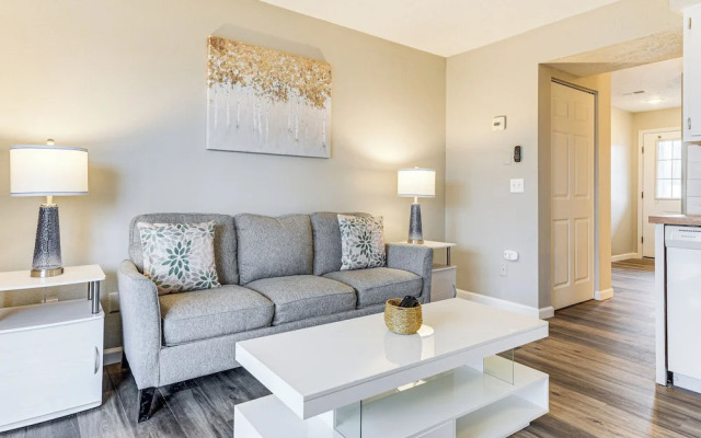 Near Golf & Table Rock Lake: Condo w/ Pool Access