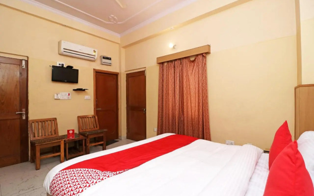 OYO 24103 Akbar Guest House