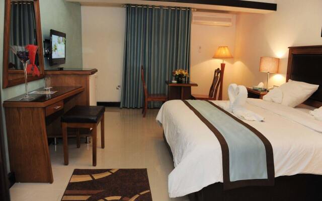 Raed Hotel Suites