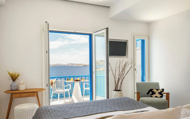 Bluetopia Suites