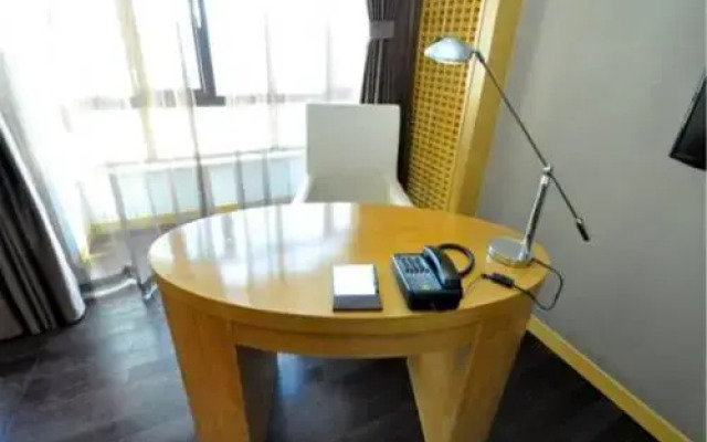 Tairong Hotel