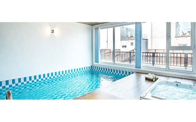 Yeongdeok B Side Pool Villa