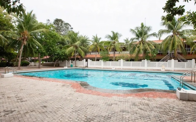 Capital O 40116 Sea Breeze Resort