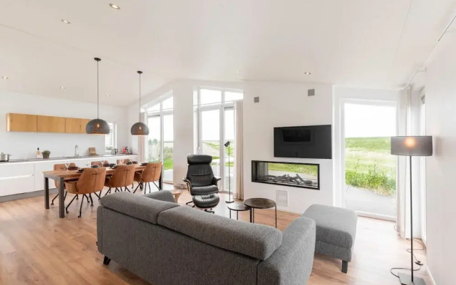 Modern Chalet With Unobstructed Views, in Zeeland
