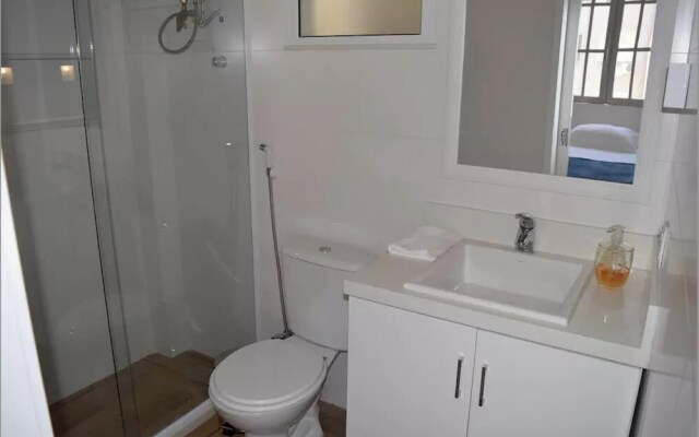 Apartment in Copacabana for up to 4 People 100m From the Beach Cavirio Nsc1003