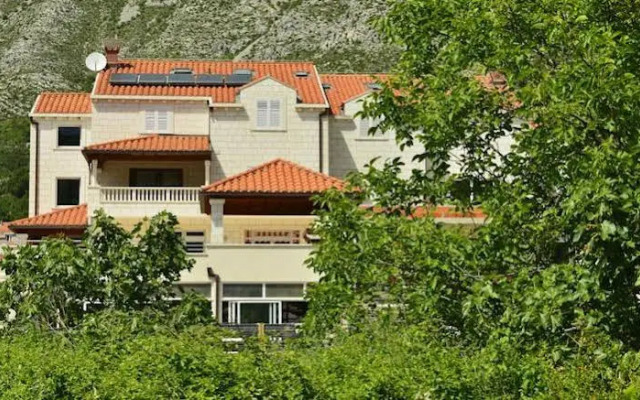 Apartments Mondo