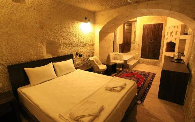 Tafana Cave & Stone Lodge